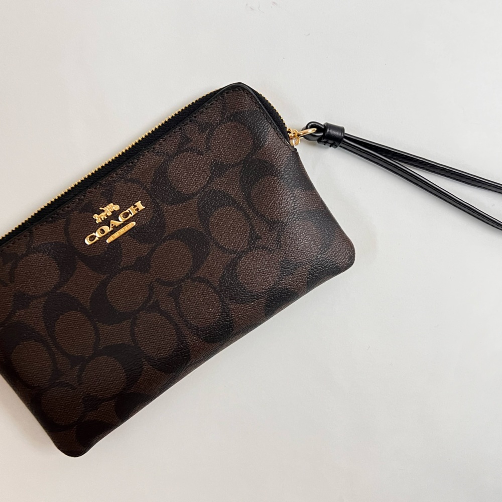 Coach Clutch / Wristlet
